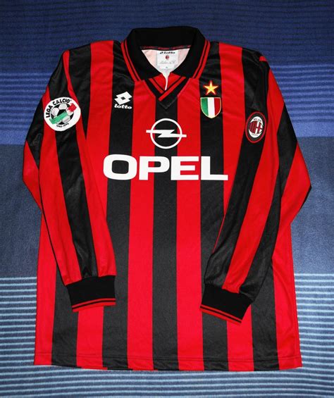 Ac milan interviste precampionato 1996 97 baggio,tabarez, simone, savicevic. AC Milan Home football shirt 1996 - 1997. Sponsored by Opel