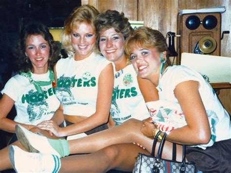 Hooters Turns 30 Photos Business Insider