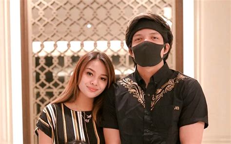 Jun 08, 2021 · senin, 7 juni 2021 kemarin, ali syakieb menggelar acara tasyakuran atas kehamilan margin wieheerm yang sudah memasuki 4 bulan. Aurel Hermansyah Pamer Cincin Lamaran, Komentar Atta Halilintar Paling Disorot