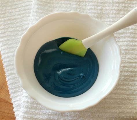 There's a common misconception that royal blue and navy blue are interchangeable terms for the same color. How to Make Navy Blue Royal Icing - The Sweet Adventures ...