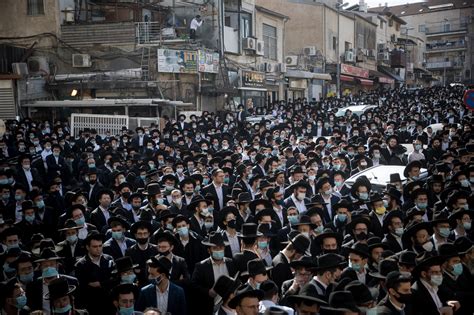 thousands-attend-jerusalem-funeral-of-top-rabbi-who-died-from-covid-19
