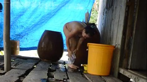 Wife Enjoys Bathing Naked In Phu Quoc Bx T M Kh A Th N T I B I B N Ph