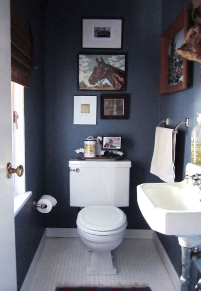 Hale navy has a wicked awesome depth, vibe and undertones of hale navy, which you'll learn all about in this helpful colour review. Navy bathroom with artwork | Dark blue bathrooms, Blue ...