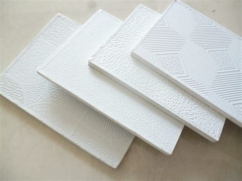 China 2′ 2′ Pvc Laminated Gypsum Ceiling Tiles Design