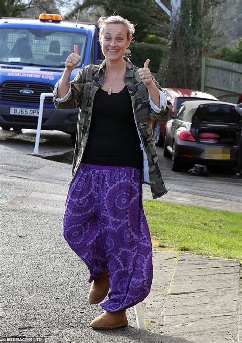 former eastenders star luisa bradshaw white gives a thumbs up on morning stroll news colony