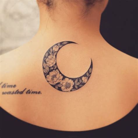 40 Perfectly Placed Tattoos All Women Will Adore Tattoos Cresent