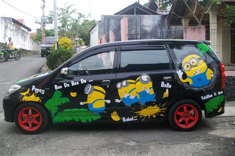 DECALS AND WRAPPING: cutting sticker mobil avansa (Minion Theme)