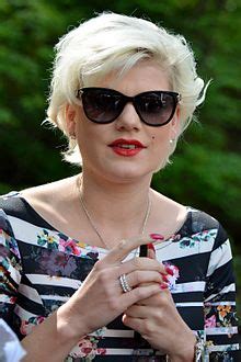 Still dating her boyfriend mike blümer? Melanie mueller bachelor.jpg