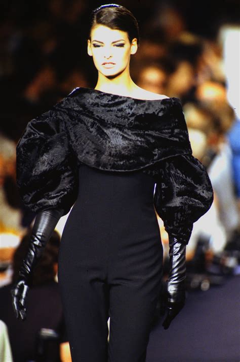 Linda Evangelista Lanvin Haute Couture Runway Show Fw 1990 Fashion