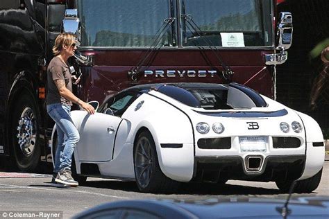 Keith Urban Spotted Driving 2 7 Million Bugatti Veyron Sports Car Keith Urban Bugatti Veyron