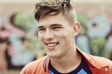 Click here to see which one you should get before your 24 new undercut hairstyles for men you have to see right now. How to Give Yourself a Men's Undercut
