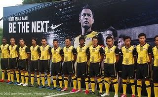 Pemain bola sepak malaysia bergambar bogel? Pentas Persada: Menjelang AFF: Malaysia Perlukan Pasukan ...