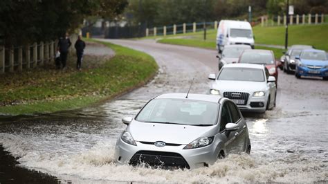 Uk Weather Flood Warnings As Heavy Rain Hits Parts Of England Uk