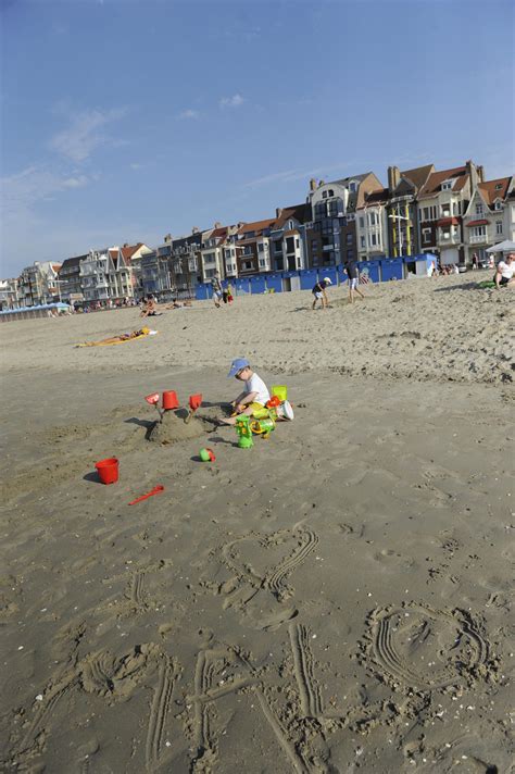 Dunkerque Profiter De La Plage à Malo Les Bains Dunkerque Plage