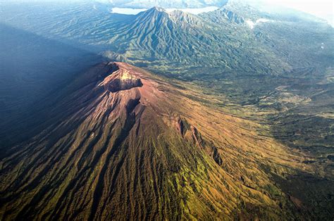 Hiçbir şeyin paradan daha önemli olmadığı insanın bazen çirkin. Travel Advice: What Will Happen if Bali's Mount Agung ...