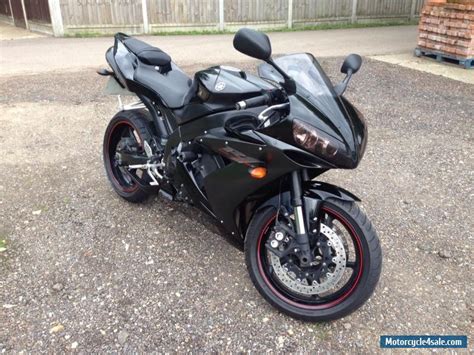 This is my 2006 r1 raven edition with termigogni exhaust,power commander,fender eliminator, and flushed mount signals. 2006 Yamaha R1 for Sale in United Kingdom