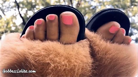 Goddesslolita Femme Fatale Pink Toenails Furry Flip Flops