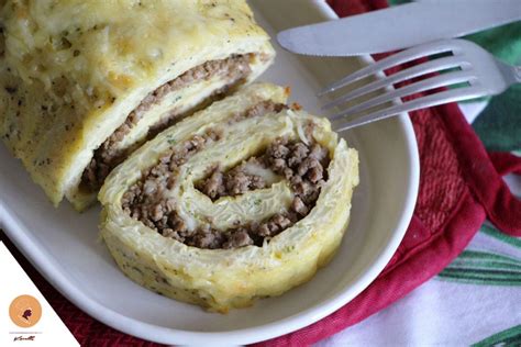 Roulé de pommes de terre à la viande hachée