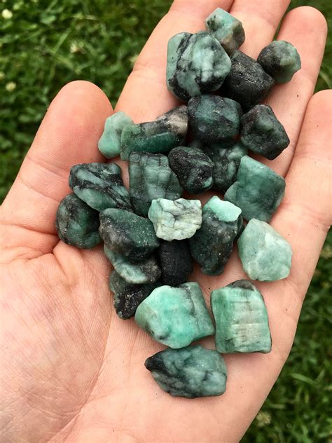 Raw emerald stone xsmall genuine emerald crystal Natural | Etsy