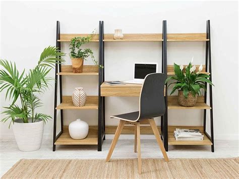 At the same height and made from the same quality materials, the urban desk and urban ladder shelf were made to work in unison. Lestev v novi vlogi: lahko je regal, pisarna ali lestenec ...