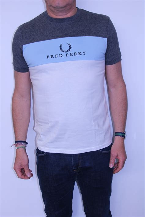 Fred Perry Tee Shirt Brodé Charcoal Sport Aventure