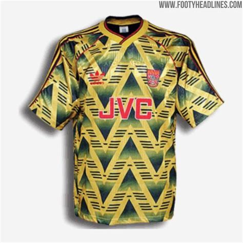 Show the old lady your support with replica juventus fc football shirts, kits and more. Here Is What Inspired Juventus' 19-20 Home Kit - Kit ...
