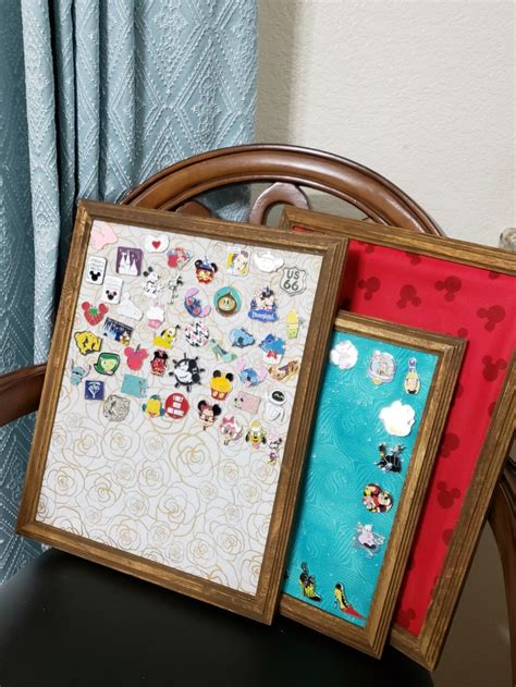 How to create a diy disney pin display board out of stretched canvas or stretcher bars. Super Simple DIY Disney Pin Board Display #Craft