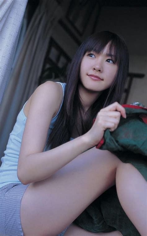 被新垣结衣狂撩6分钟，这谁顶得住… 【神回】新垣結衣最初で最後のインスタライブ nylon japan archive book発売記念③ yui aragaki. 新垣结衣写真集!日本最好看的女优之一!这颜值真的没谁能比了|新垣结衣|悲伤电影|恋空_新浪新闻