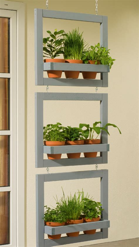 Modern And Creative Vertical Planter Displays You Have To Check
