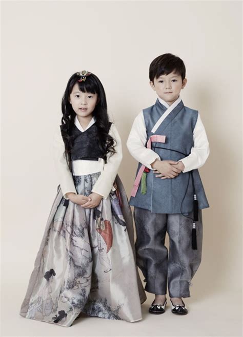 Korean Style Childrens Clothing In 2021 Traditional Outfits Korean