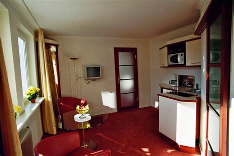 Hotel stadt hamburg (21 metre), haus hanseat (24 metre). Herzlich Willkommen in unserem Strandhotel Helgoland ...