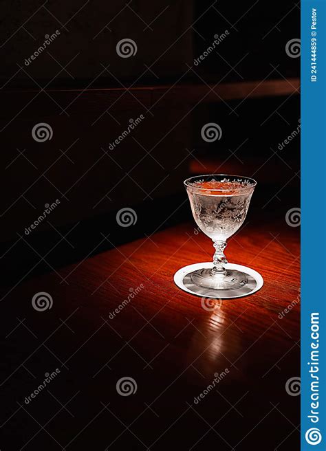 Photo Cocktail Glass Bar Mixology Barmen Martini Stock Image Image Of Glass Delicious