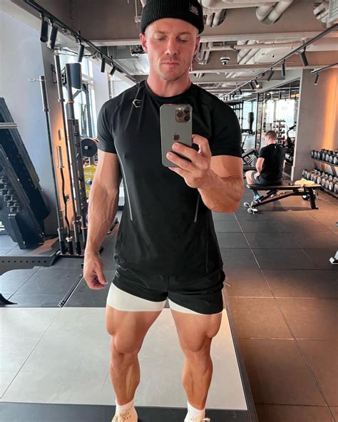 Who Is Bodybuilder Steve Cook The Us Sun