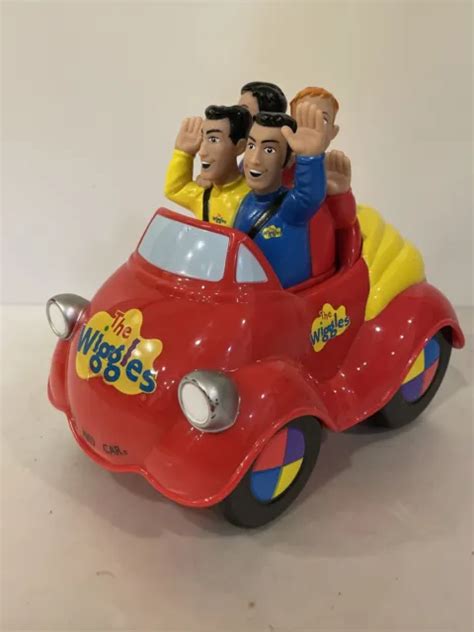 Mjs2 The Wiggles Big Red Car Hard Plastic And 4 Original Figures 2003