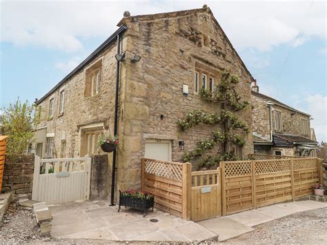 Pear Tree Cottage At Hey Farm Barnoldswick Self Catering Holiday