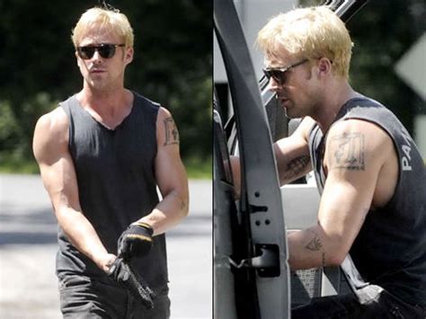 Ryan Gosling Debuts Bleached Blond Hair Admits He Never Had The Confidence To Use A Pickup Line