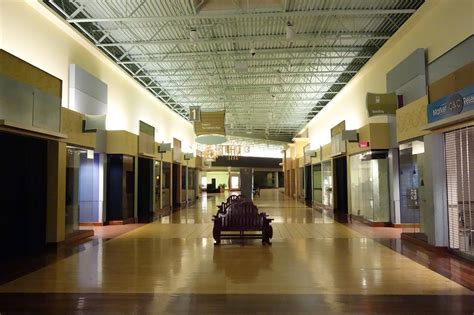 A Final Look At The All But Abandoned St Louis Outlet Mall Before It