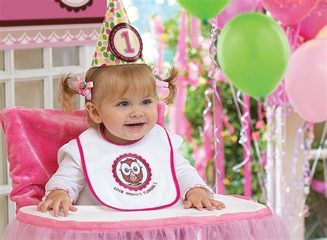 22 Fun Ideas For Your Baby Girls First Birthday Photo Shoot