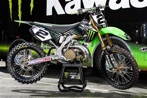 Complementing the improved power and precise handling of the kx250 is minimalistic bodywork that. Daily Moto: 2010 Ryan Villopoto's Factory Kawasaki KX250SR ...
