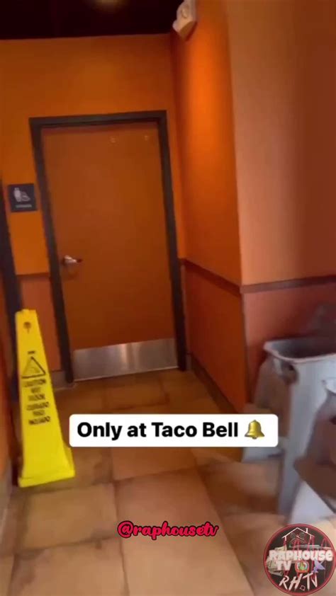 Raphousetv Rhtv On Twitter Bro Trappin Inside The Taco Bell Restroom🚻🚽 With That Zaza 🍃😳