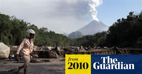 Volcano Evacuees Return Home As Mount Merapi Eruptions Slow Down