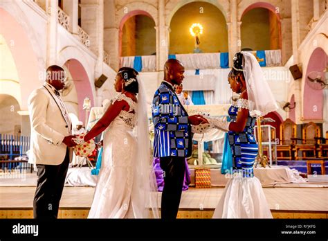 Mariage Africain Femme Hi Res Stock Photography And Images Alamy