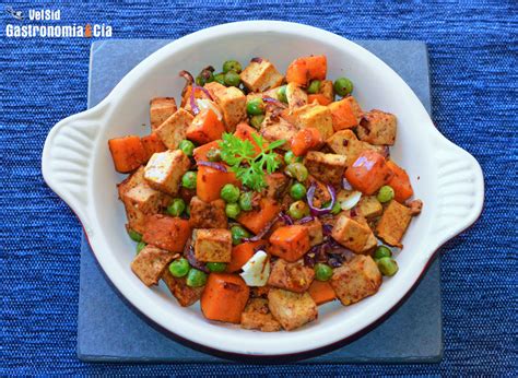 3 recetas para una cena romántica. Salteado de tofu, calabaza y guisantes, una receta para ...