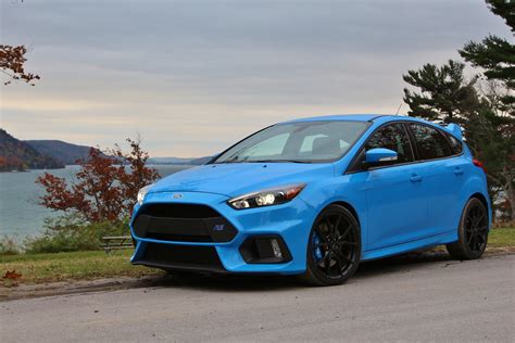 DRIVEN: Ford Focus RS - a BMW M2 Competitor | i NEW CARS