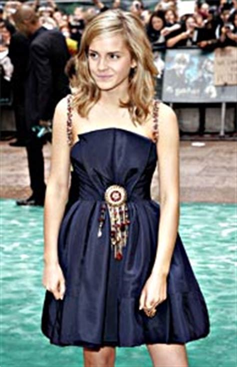 First and foremost, submissions must be about emma! Hermine wird das neue Chanel-Gesicht - richtigteuer.de