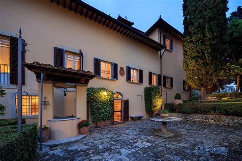 L'abitazione, completamente ristrutturata nel 2005, ha acces Villa di lusso in vendita a Lastra A Signa Via Leonardo da ...