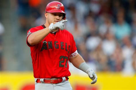 Mike Trout Proves Again Why Hes The Greatest Show In Baseball
