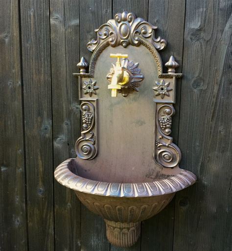 Maybe you would like to learn more about one of these? Gartenbrunnen, Handwaschbecken mit Gartenschlauch ...