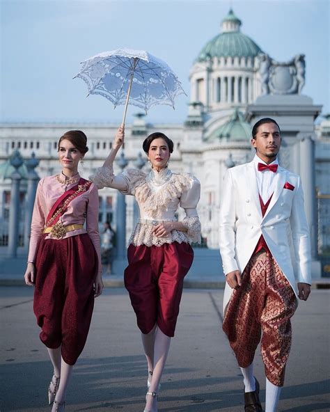 pin-by-sing-napavalai-on-thai-dresses-thai-clothes,-traditional-thai-clothing,-thai-wedding-dress