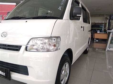 Daihatsu Grandmax Minibus Cars Cars For Sale On Carousell